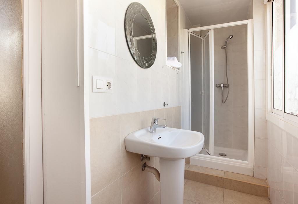Barnapartments Basic Gracia Barcelona Luaran gambar