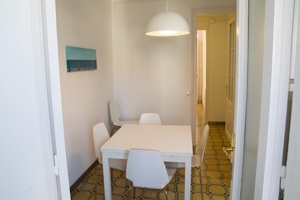 Barnapartments Basic Gracia Barcelona Luaran gambar